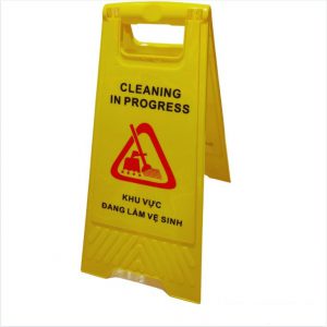Bảng báo khu vực đang làm vệ sinh