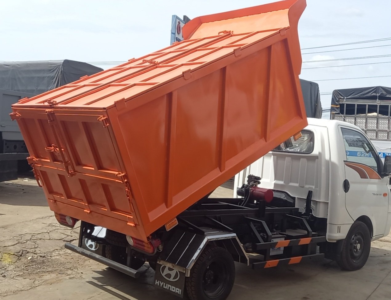 xe-cho-rac-3.5m3-hyundai.jpg