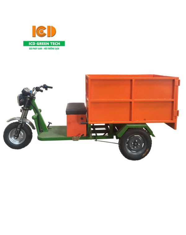 Xe chở rác chạy điện thùng lật đổ 1m3