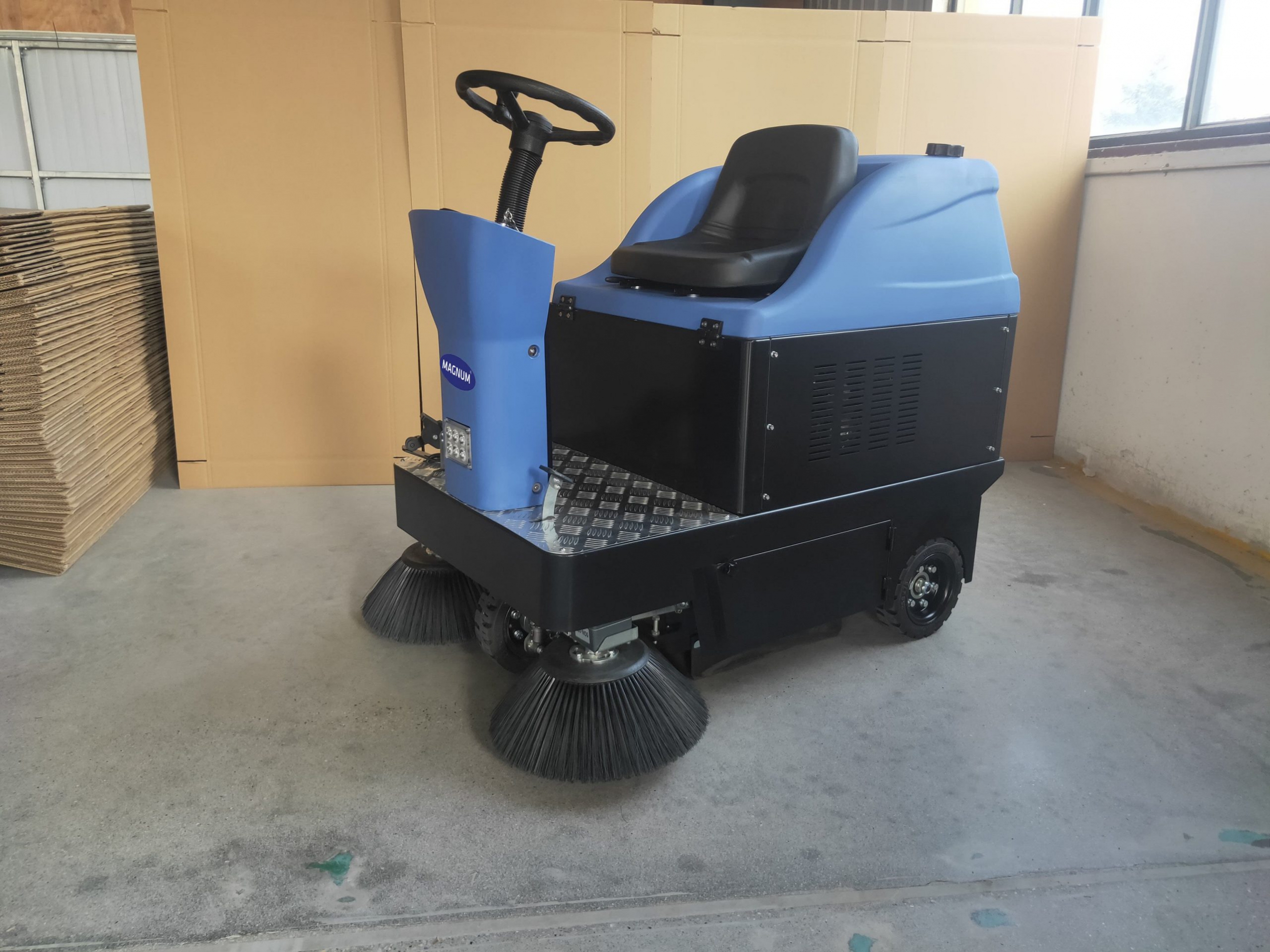 Xe-quet-bui-ngoi-lai-magnum-S1250