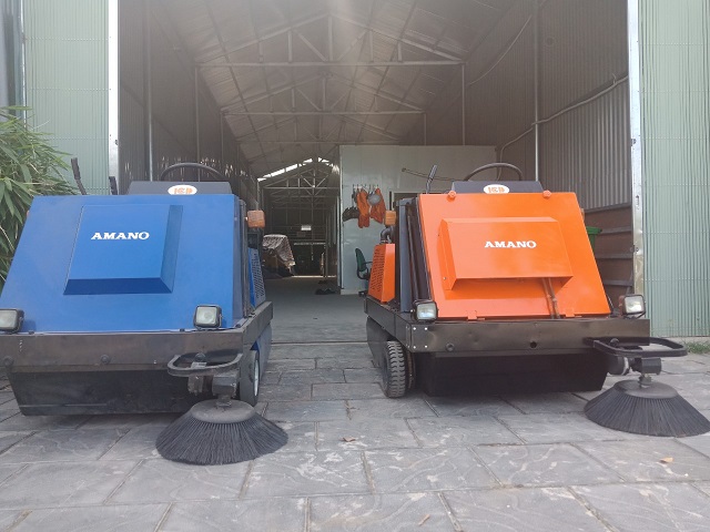 Xe quét hút bụi phục vụ vệ sinh nhà xưởng