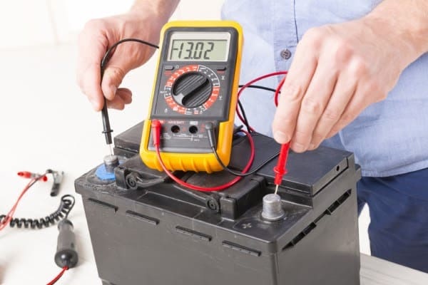 Máy chà sàn chạy nhanh hết điện